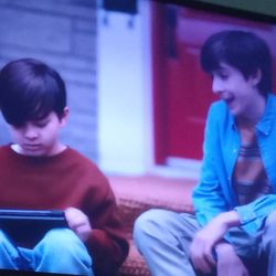 TCL Smart TV Flat Screen 49 Inch/Remote 