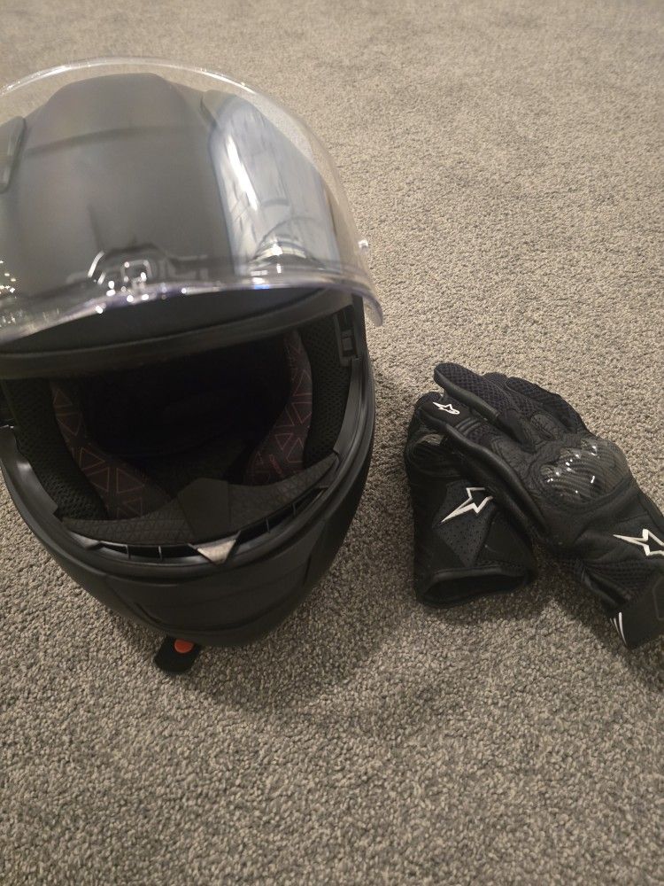 Sedici Motorcycle Helmet XS and Alpine Star Gloves M
