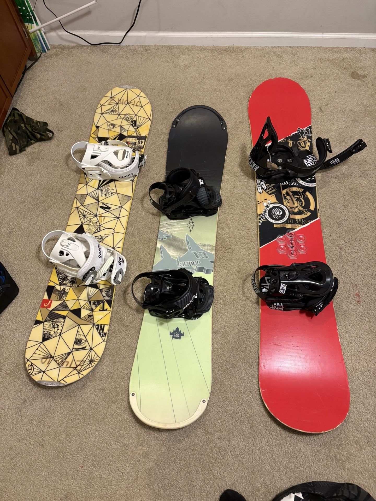 3 Snowboards all boards come with bag and snow boots