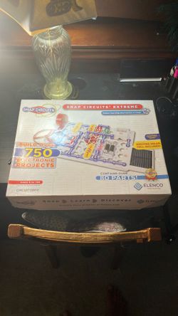 (NEGOTIABLE PRICE) Snap Circuits Extreme. Every Part In MINT condition!