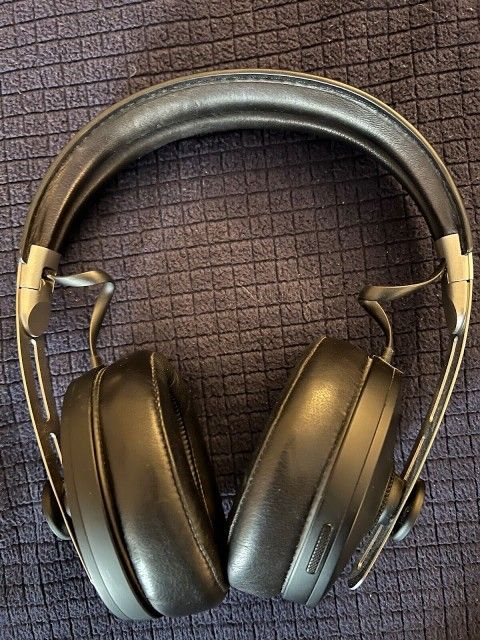 Sennheiser Momentum 3 Wireless Noise Cancelling Headphones Black