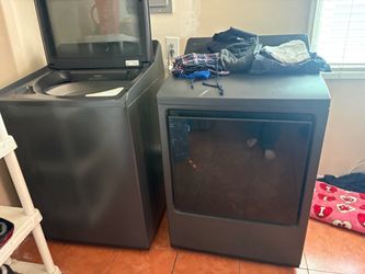 LG Washer and Dryer Set
