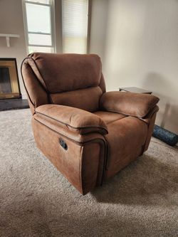 Recliner/ Rocking chair