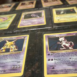 Shadowless 1998 Pokémon Base Set Card Lot