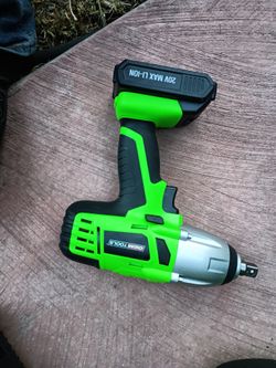 40 V Green Chainsaw 7feet Loan and OEM Tools Y Cargador 