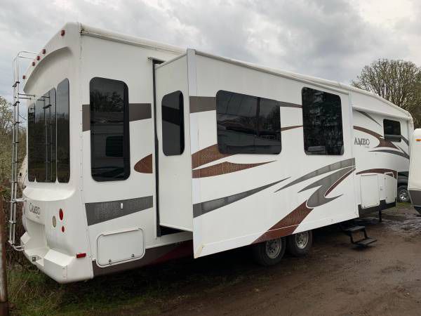 2009 Cameo by Carriage - Incredible RV Must See Must Sell