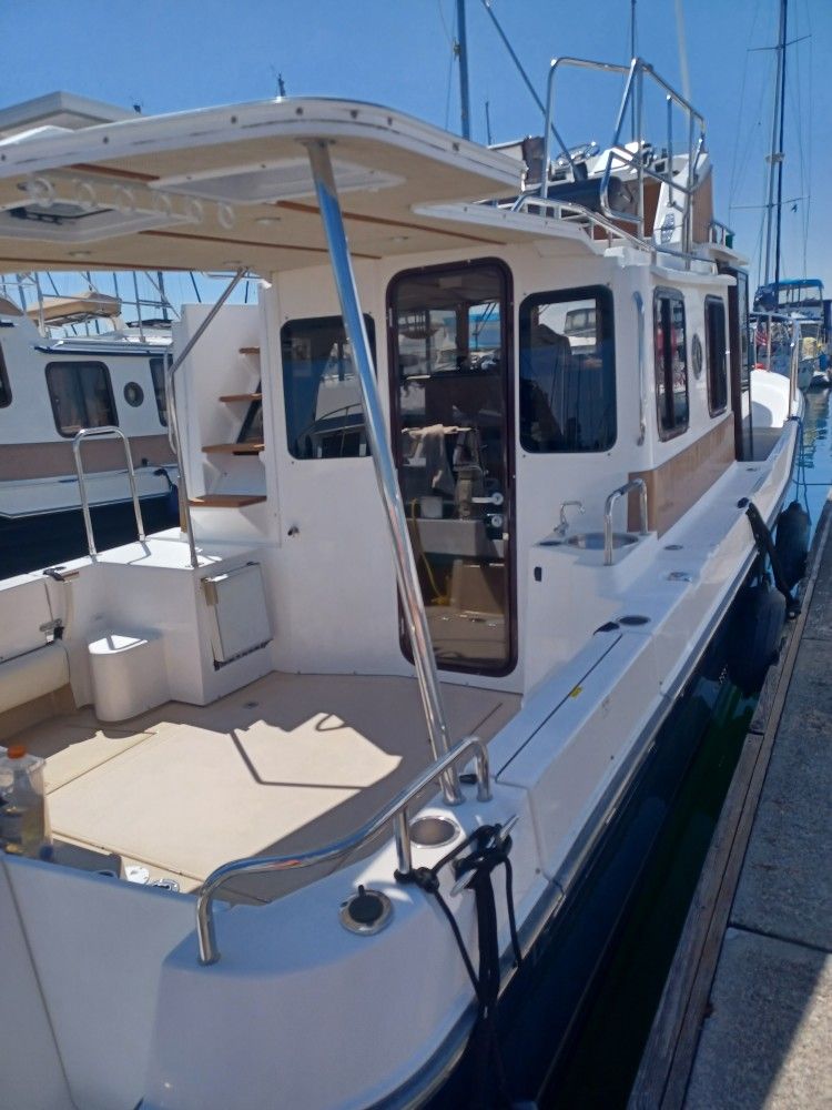 2018 Ranger tug 31 CB LE