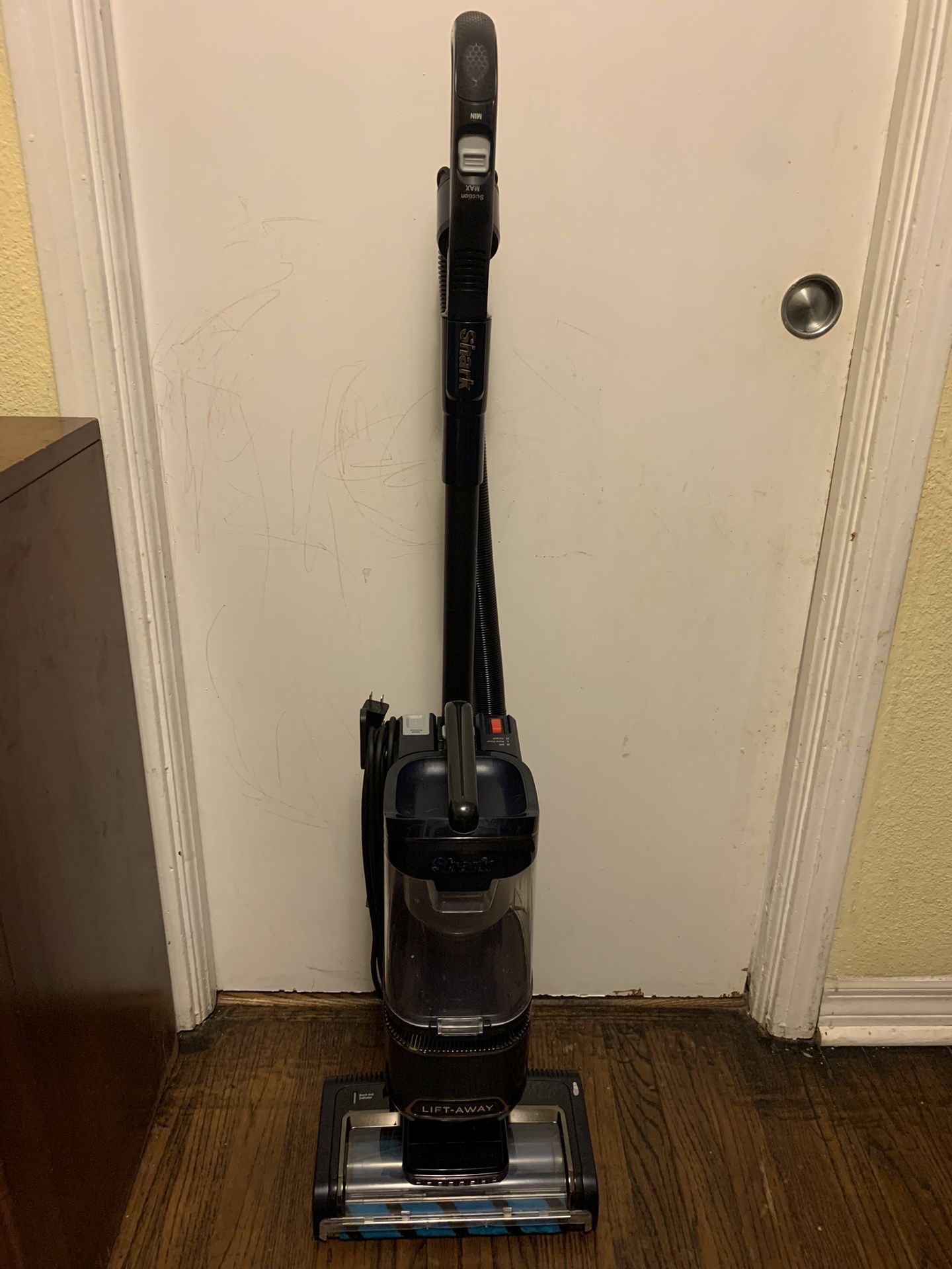 Shark Duo Clean Vacuum Cleaner