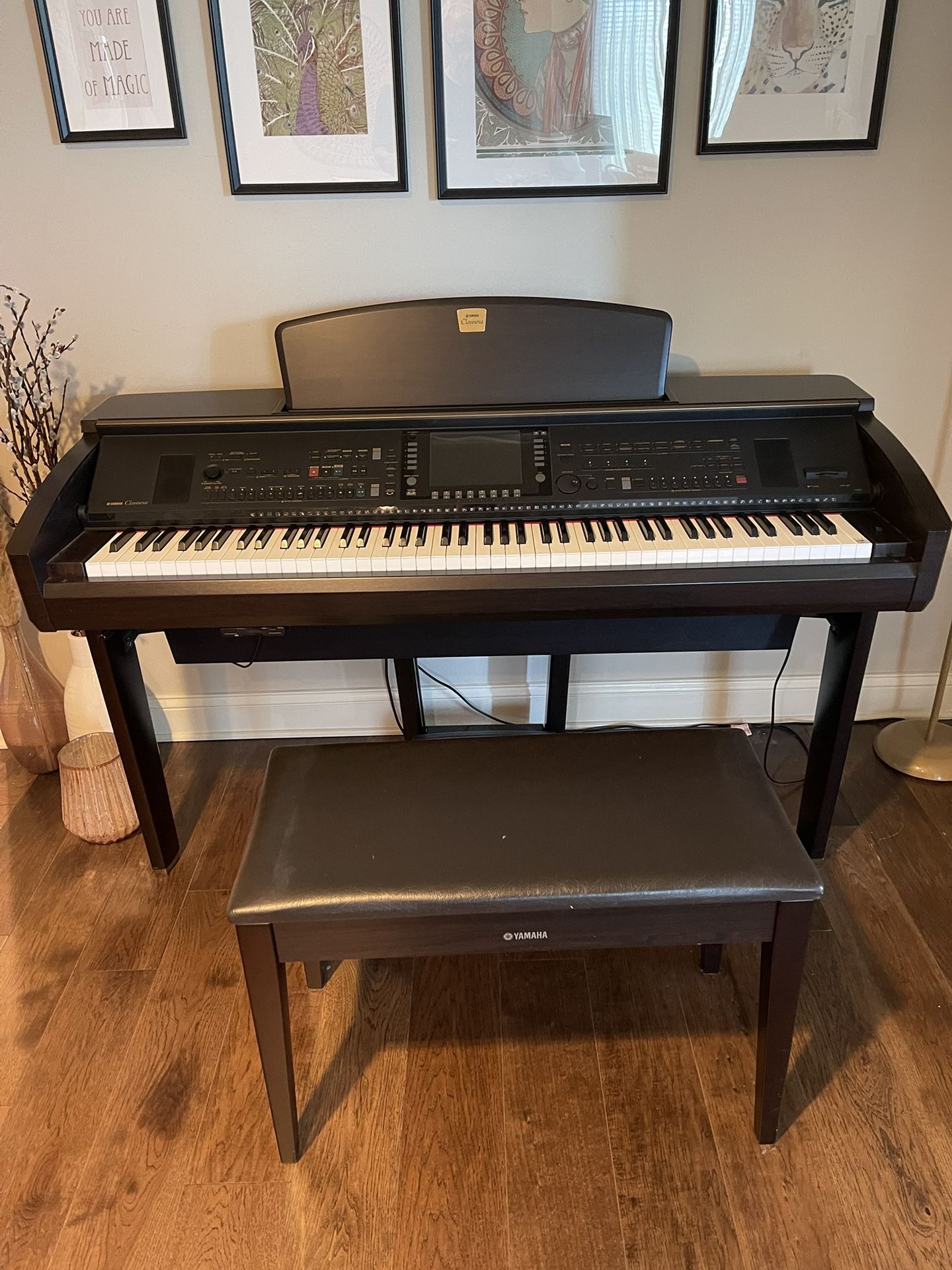 YAMAHA CLAVINOVA KEYBOARD MODEL CVP309/307