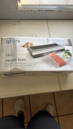 Vacuum sealer