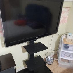 32 TV Stand 