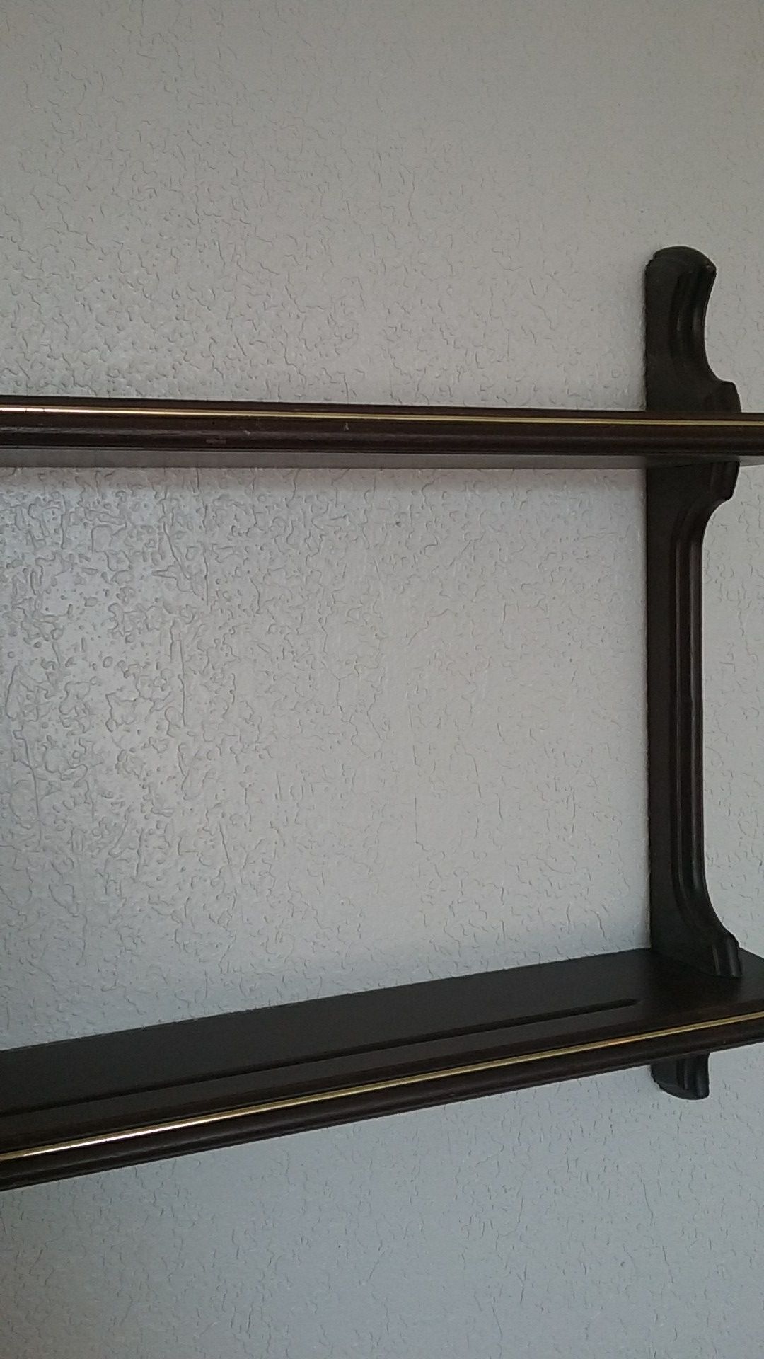 Decorative plate shelf