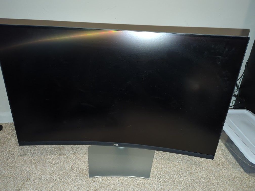 Dell 4K UHD 32" Curved Monitor