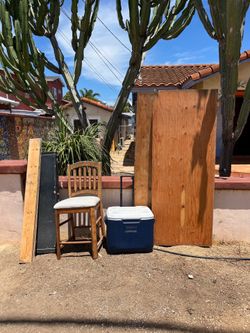 Free stuff, curb alert