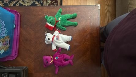 Plush bears