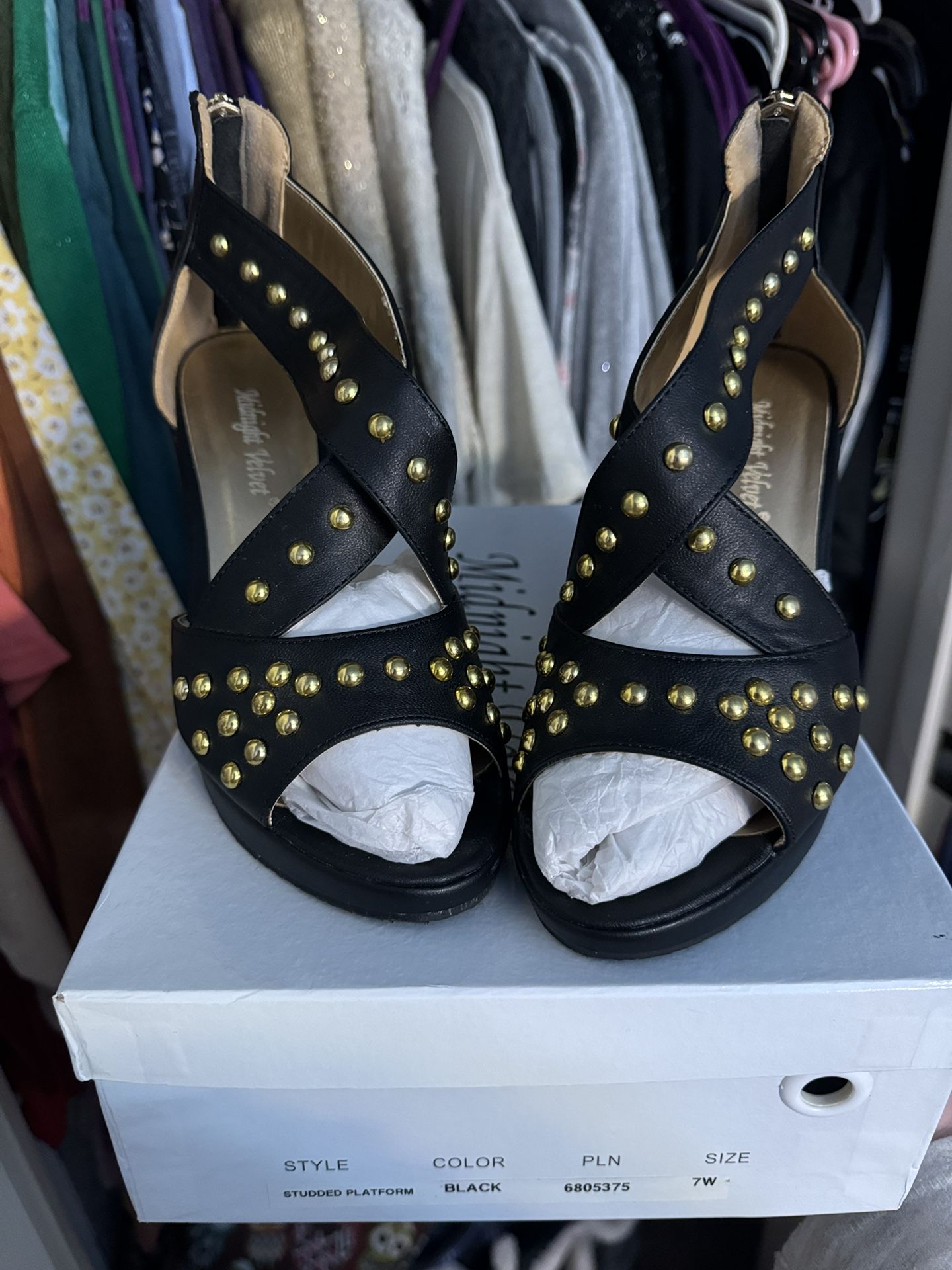 Brand New Women’s Size 7w High Heel Shoes