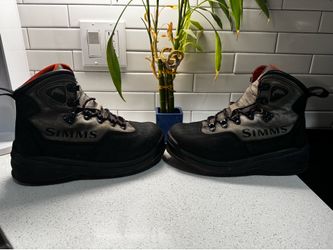 Simms Men’s Felt Sole Wading Boots – Excellent Condition – $150- Men’s 8