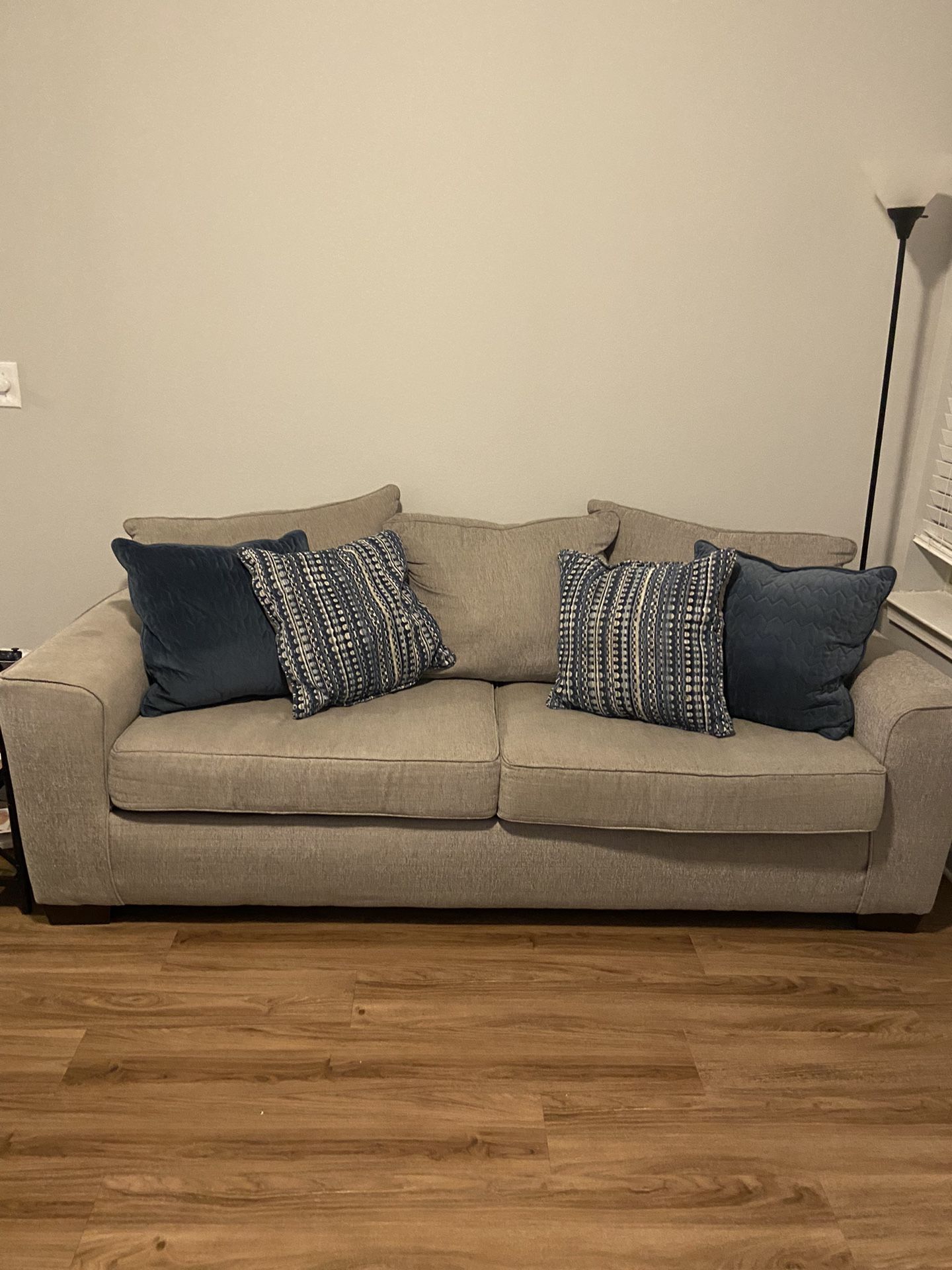 Grey Sofa Set With 6 Pillows