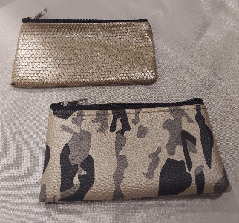 SMALL COINS PURSE 🖤 $3 EACH!!
