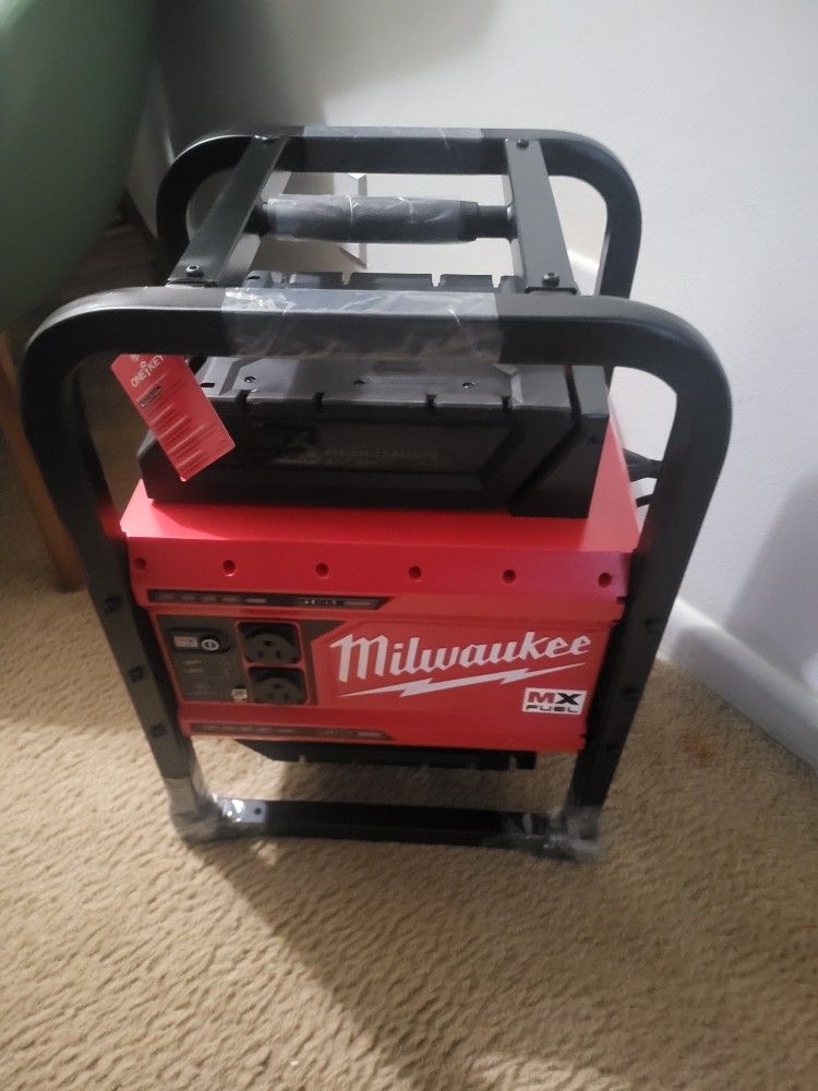 Milwaukee Generator With 2 Batteries New In Box Please Serious Buyers