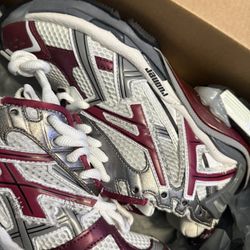 Balenciaga Burgundy/Maroon Runners with box dust bag 