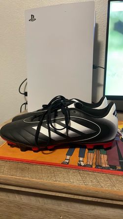 Soccer cleats