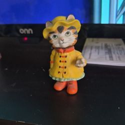 Shes Ready  For Rain Collectable She's A Bronsom