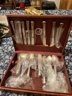 Vintage Naken's Tarnish Proof Silverware Chest with 53 Pcs Flatware