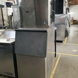 Used Hoshizaki KMD-410MAH - 400 lbs Ice Maker With Bin 115 V