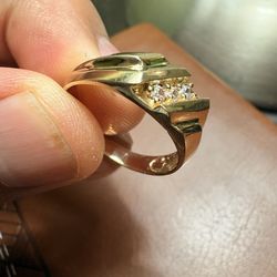 14k Solid Gold Ring 3.7 Grams Size 8