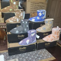 The Oodie Warm Winter Boots Diferents Sizes Available 