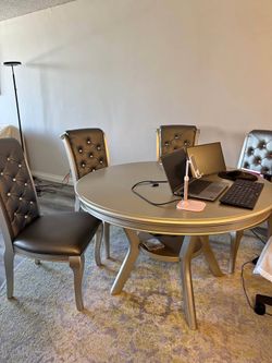 5 - Pieces Gray colour wood dining set
