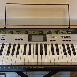 casio LK-135  keyboard piano