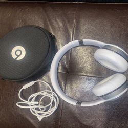 Special Edition silver  Beats Solo 3