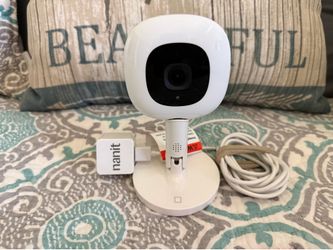 Nanit Pro Smart Baby Monitor with Flex Stand – excellent condition, barely used.