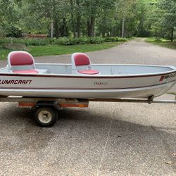 Alumacraft Fishing/Hunting Boat And Trailer