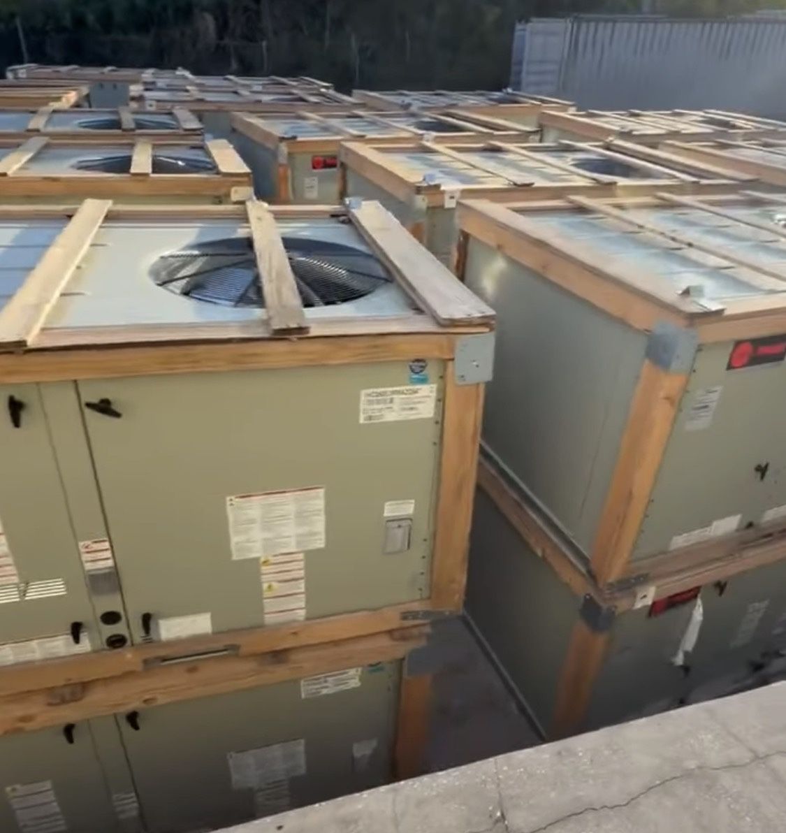 5 TON TRANE GAS PACK HIGH EFFICIENCY 230V-3PH M# YHC060E3RMA2Q94*