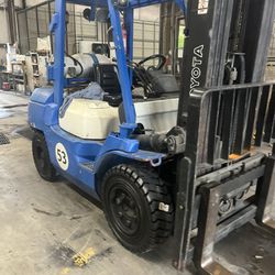 Forklift Tires/ Installation 