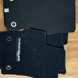 Alfombras Para Toyota Tacoma Nuevas De Paquete En Su Caja 