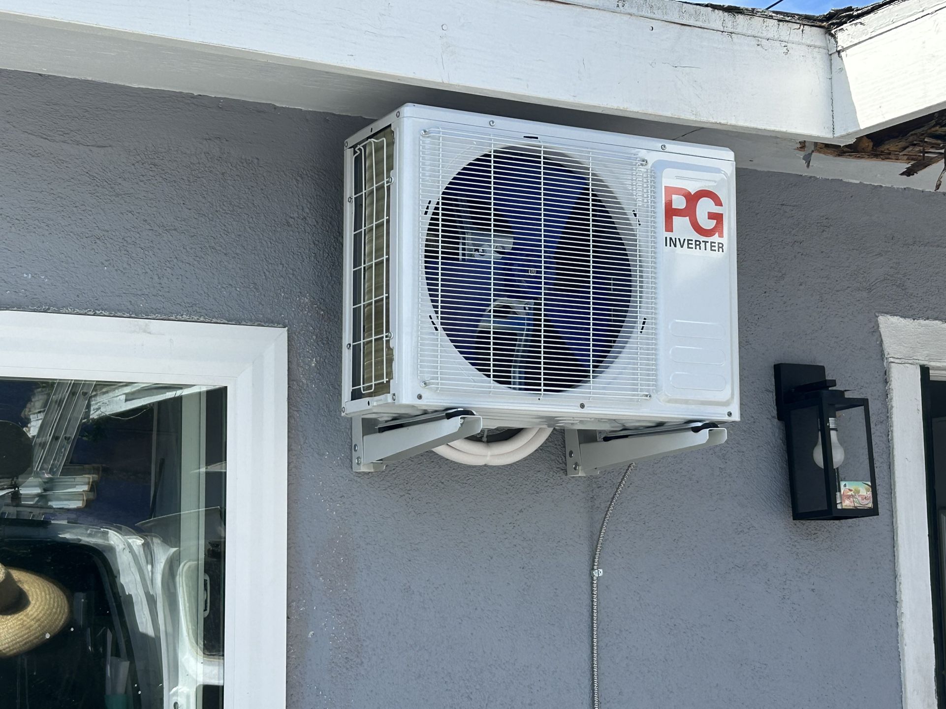 Nuevos. Minisplit 12000. BTU. 1ton 115. Voltios. WIFI. Alexa. INVERTER. Hecho en USA Installacion incluida