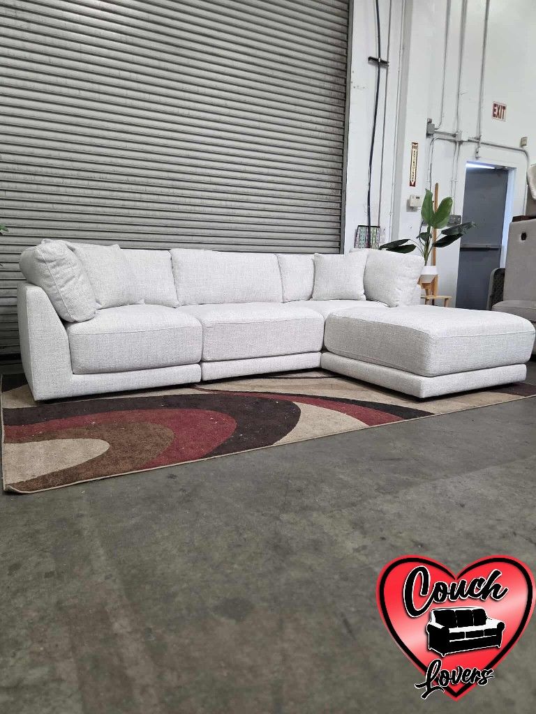 4pc Sectional Couch- Free Delivery‼️