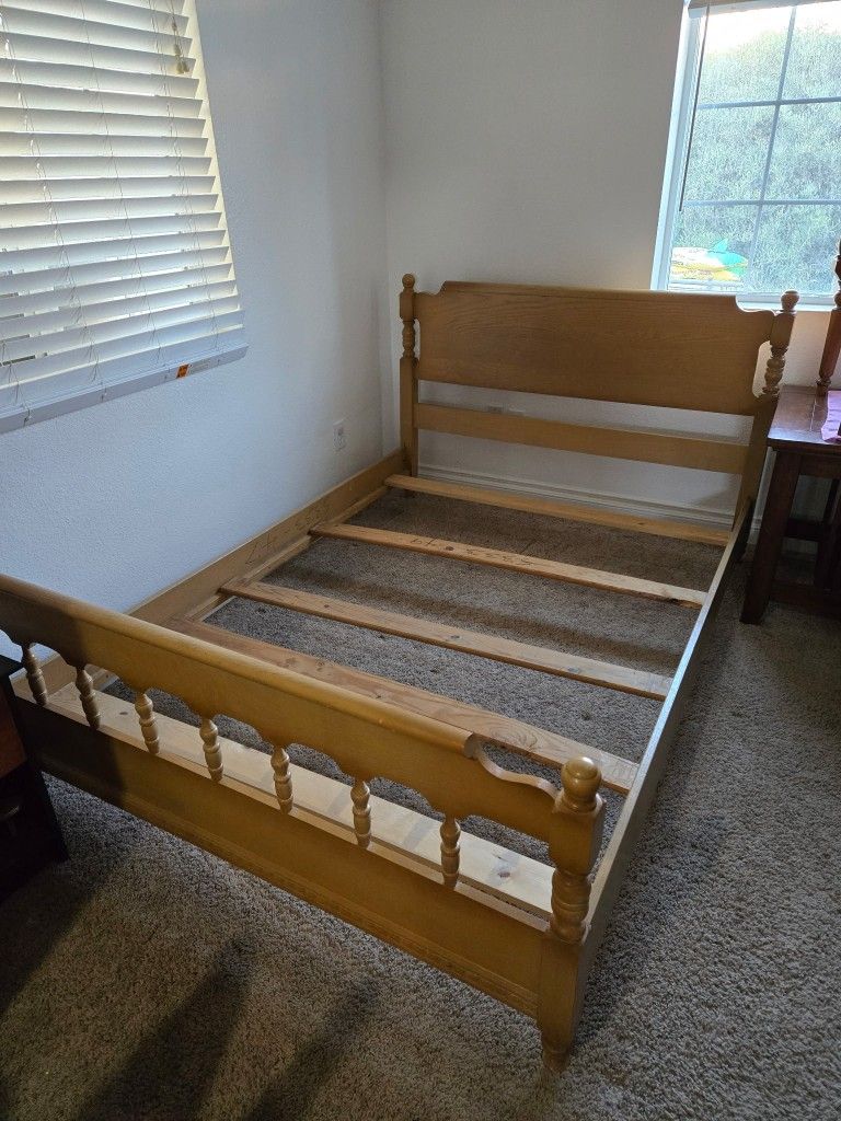 Full Size Wooden Bedroom Set