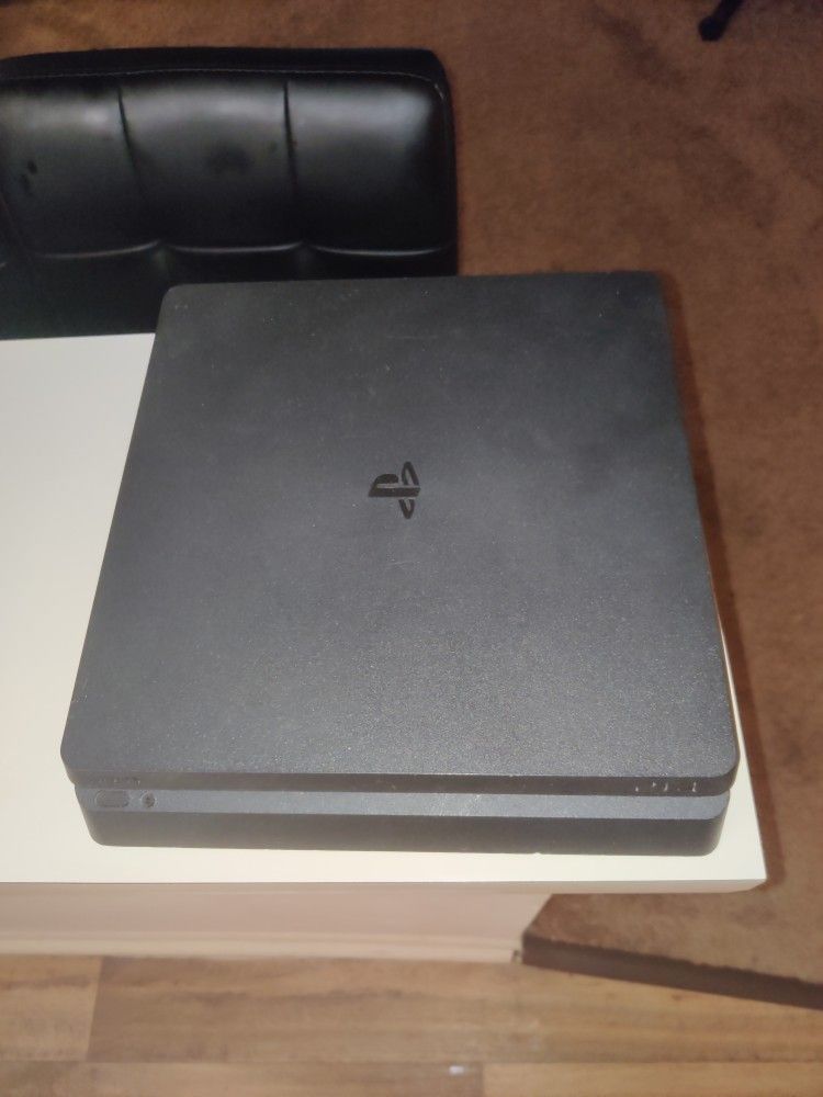 PS4 Slim