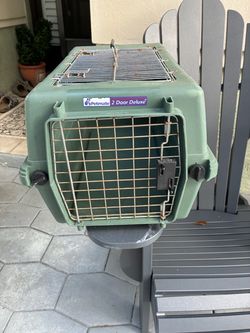 Pet taxi/ carrier med size, good cond.