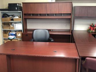 Desk credenza and hutch set