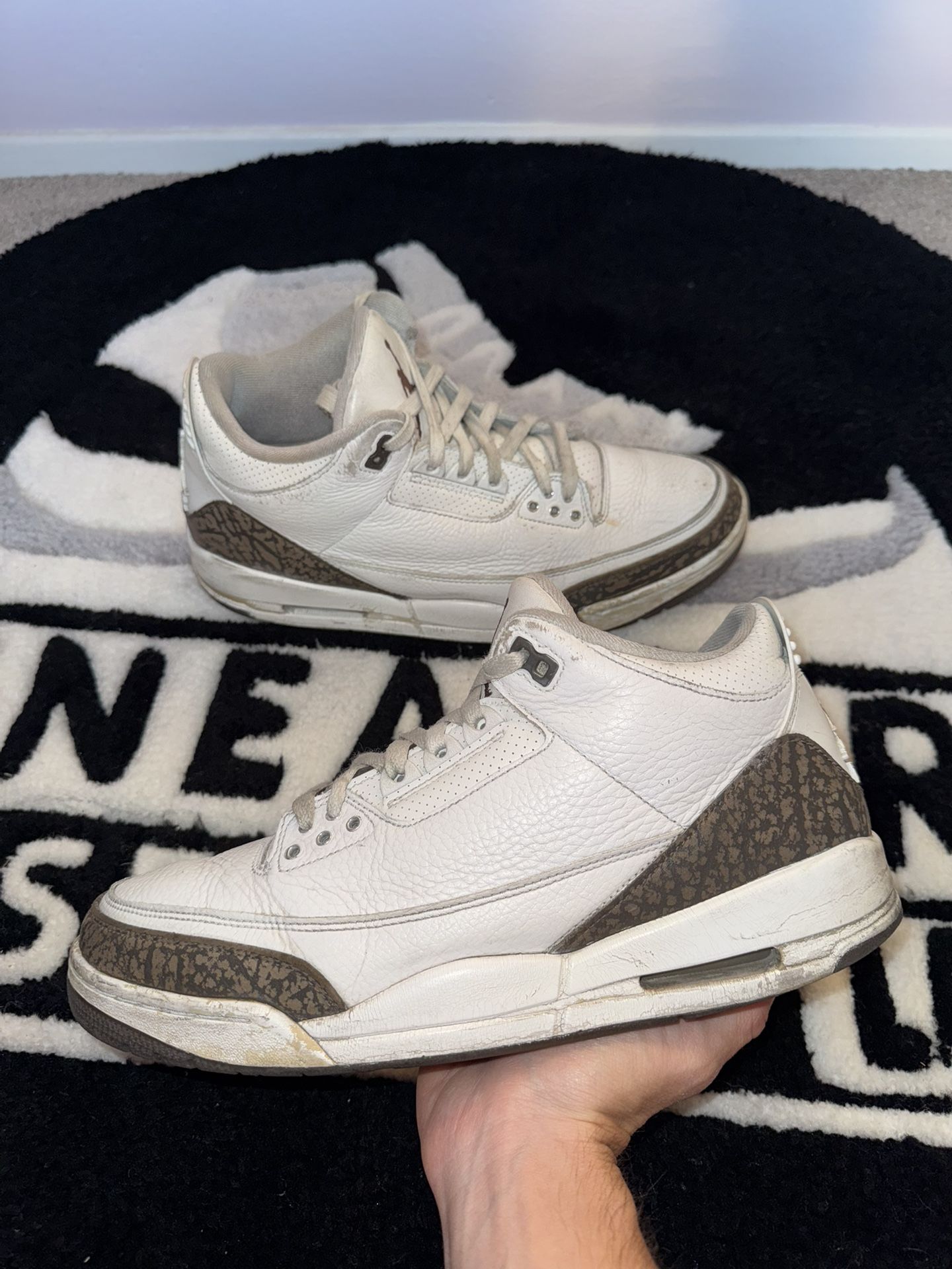 Jordan 3 Retro Mocha (Size 11)