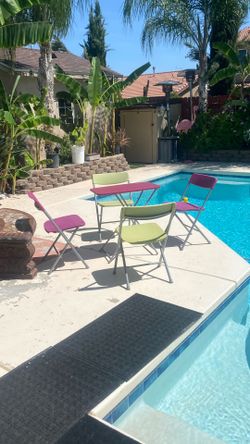 Kids table and 4 chairs.