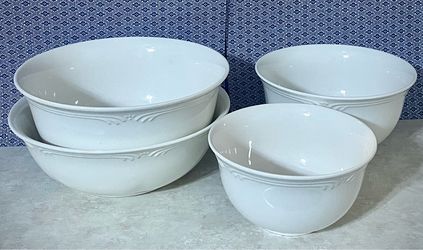 Set of 4 White Ceramic Serving Bowls Vintage Pfaltzgraff Filagree 7” 8.5" 9 3/4” 10 1/4”