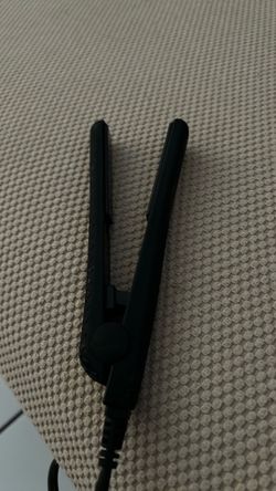 Travel size mini flat iron