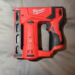 Milwaukee 3/8 Crown Stapler